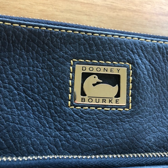 Dooney & Bourke Pebble Grain Crossbody - Picture 2 of 9